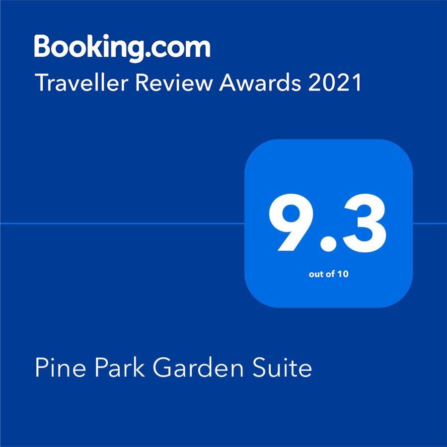 Pine Park Garden Cottages ヨハネスブルグ エクステリア 写真